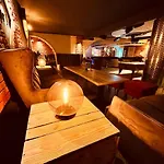 Zajazd Bialczanski Dom Wypoczynkowy Restauracja I Klub Bilardowy Πάρκο διακοπών