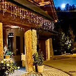 Vakantiepark Zajazd Bialczanski Dom Wypoczynkowy Restauracja I Klub Bilardowy