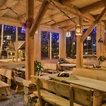 Vakantiepark Zajazd Bialczanski Dom Wypoczynkowy Restauracja I Klub Bilardowy Bialka Tatrzanska